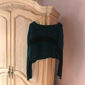 Green & black cropped sweater
